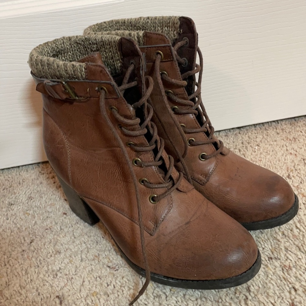 Brown boots with Sweater Cuff